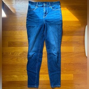 American Eagle high rise size 2 Short